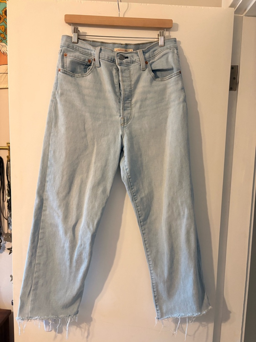 Levi's Ribcage Straight Ankle Lightwash Jeans - Picture 2 of 7